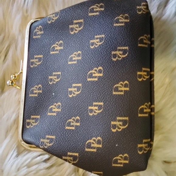 Dooney & Bourke Crossbody Bag and Coin Purse Set EUC - Picture 9 of 16